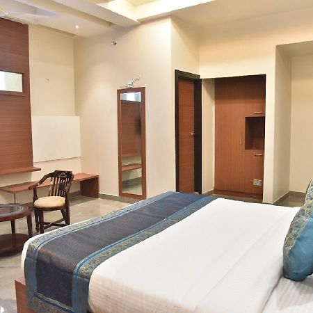 Hotel Rk Grand Varanasi Exterior foto
