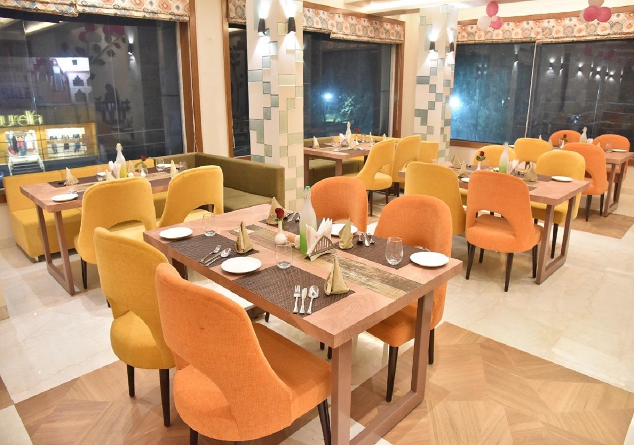 Hotel Rk Grand Varanasi Exterior foto