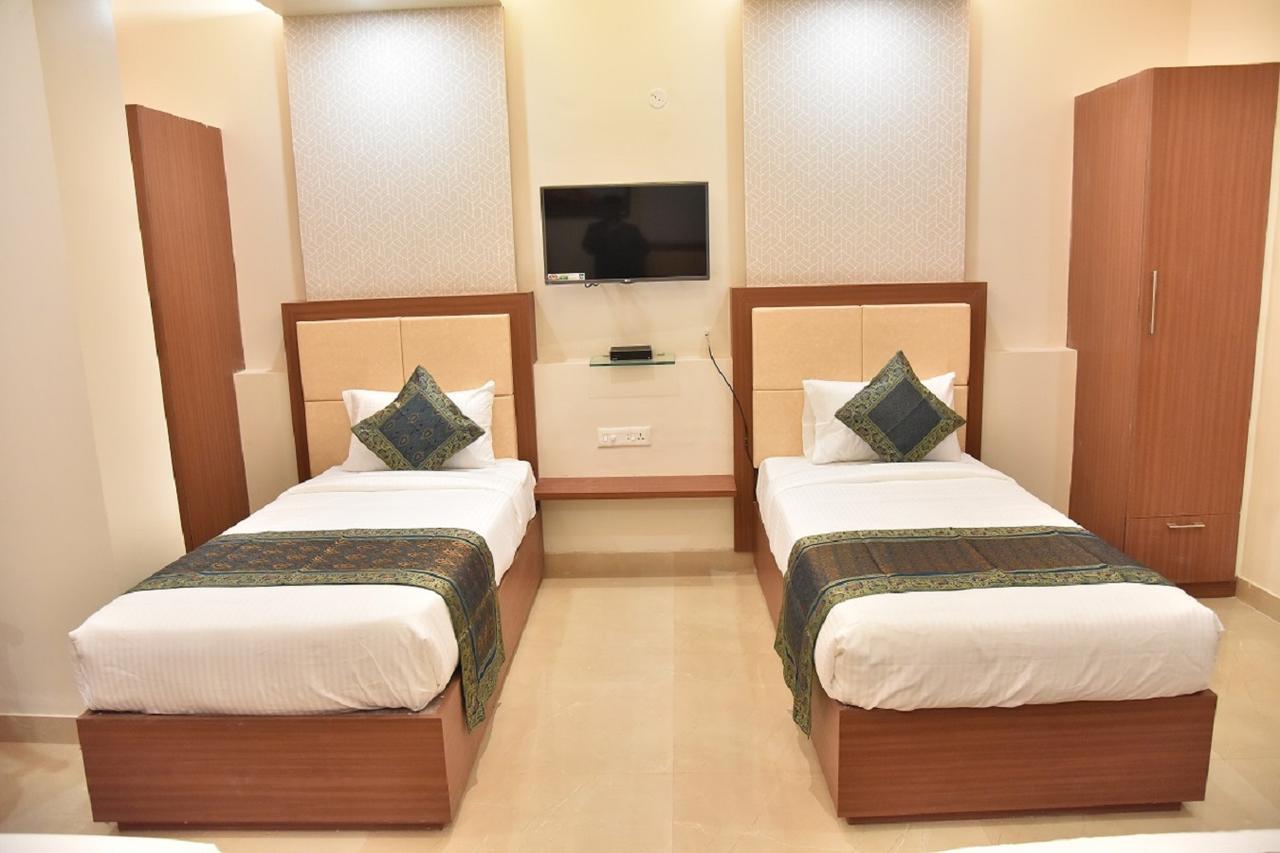 Hotel Rk Grand Varanasi Exterior foto