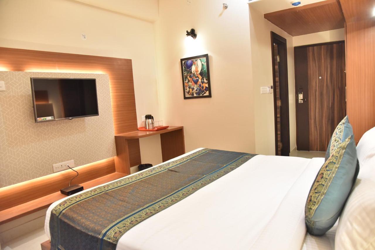 Hotel Rk Grand Varanasi Exterior foto